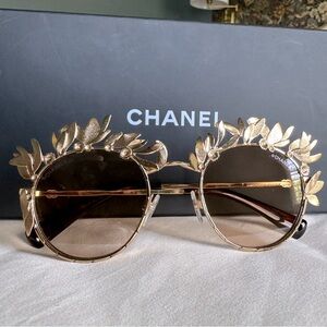 💥SOLD💥 AUTHENIC CHANEL gold Sunglasses